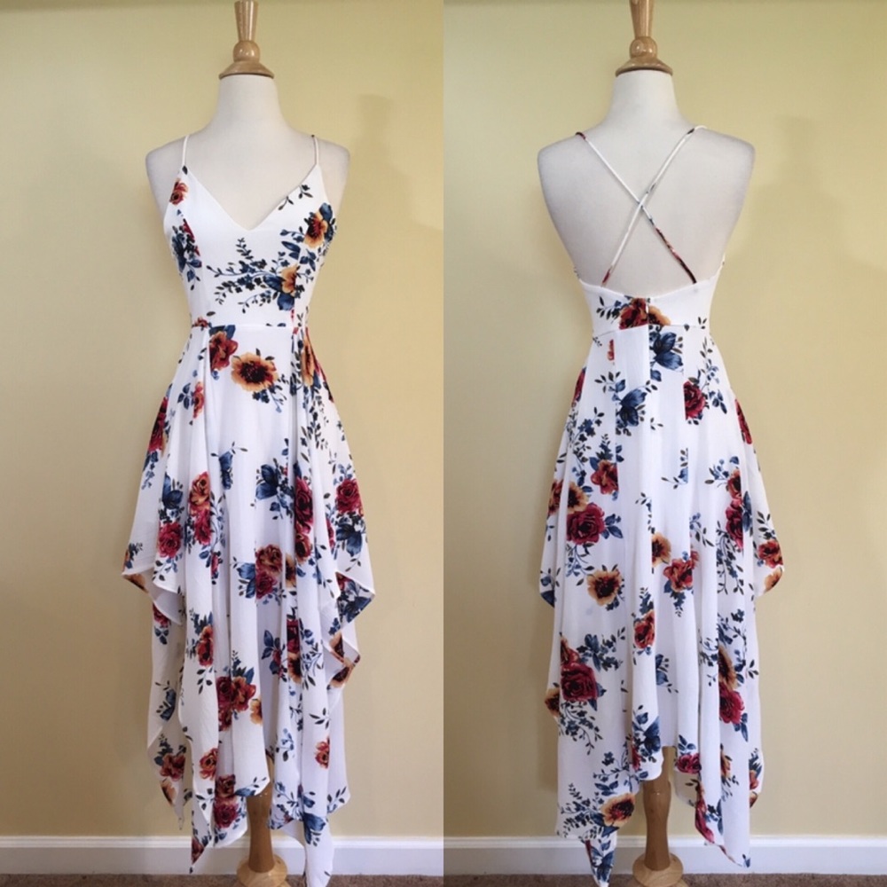 💥 CLEARANCE Open Back Handkerchief Floral Dress - Picture 4 of 6
